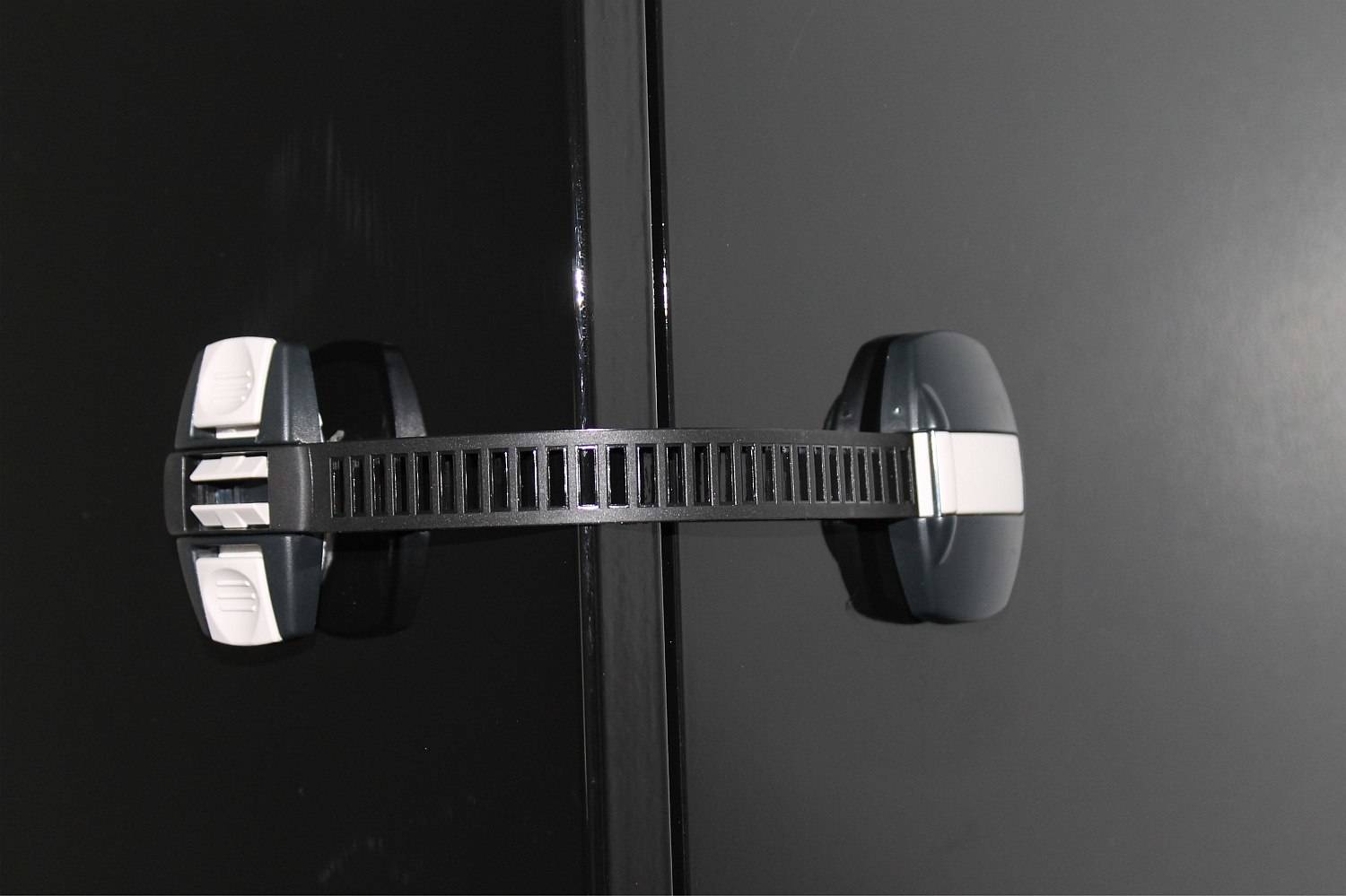 Baby Dan - MULTILOCK Universal-Verriegelungssystem, schwarz